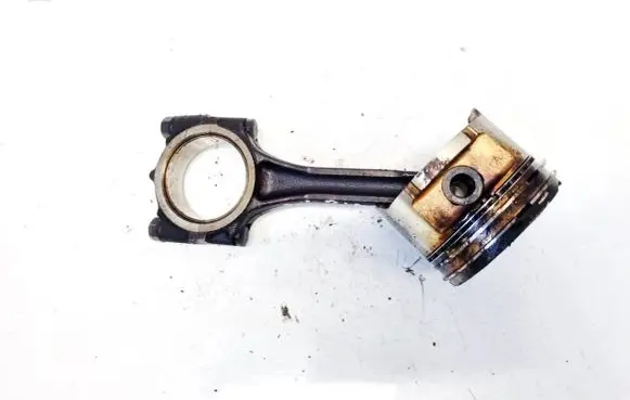 Hyundai Accent Piston with connecting rod