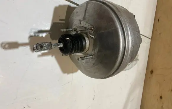 Ford Mustang VI Brake booster JR3CC2B195GC
