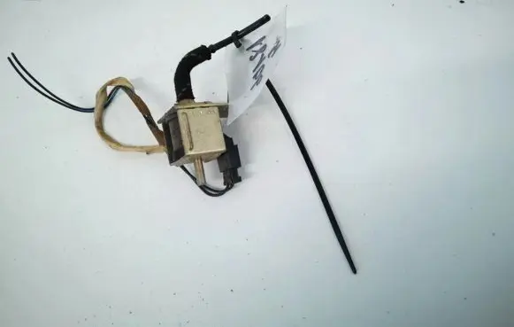 Audi A4 S4 B5 8D Turbo solenoid valve