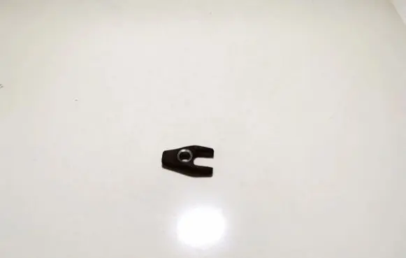 Renault Scenic I Fuel Injector clamp holder