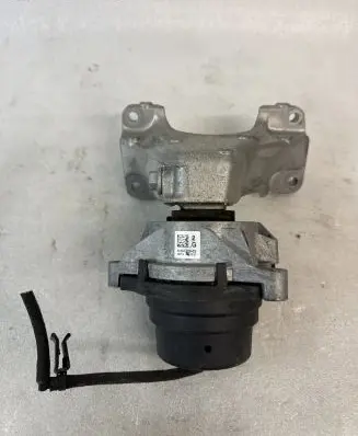 BMW 4 F36 Gran coupe Engine mount bracket 2211678861603 685022003