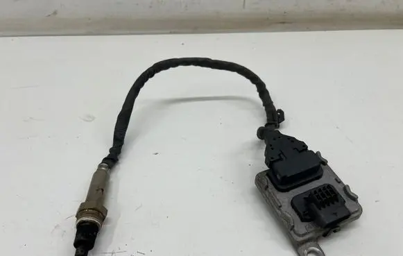 Mercedes-Benz E W213 Lambda probe sensor A0009057108