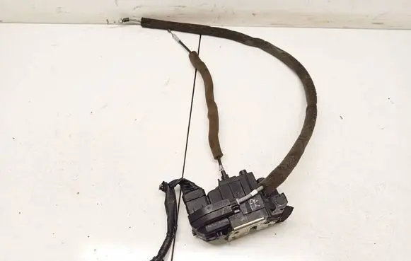 Nissan e-NV200 Front door lock 