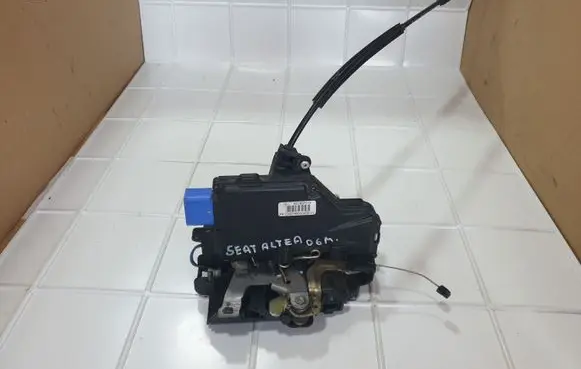 Seat Altea Front door lock 3D1837015