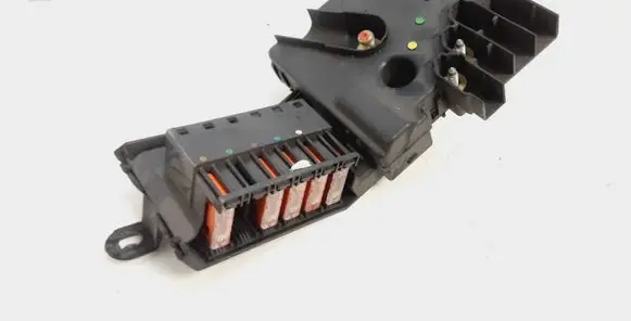 Mercedes-Benz CLS C219 Fuse module 2115461241