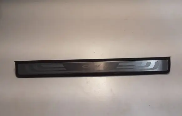 Honda CR-V Front sill trim cover 84202SWAA012M1