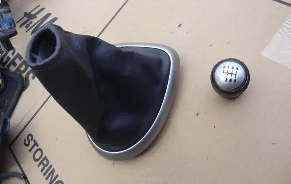 Nissan Qashqai+2 Gear lever shifter trim leather/knob XXXXXXXXXXX