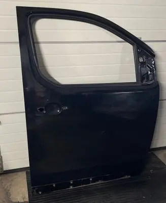 Peugeot Traveller Front door