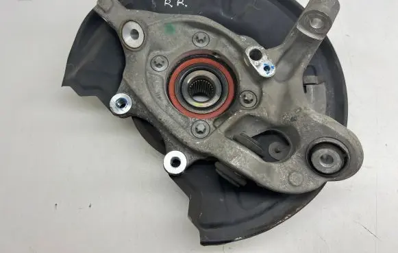 Mercedes-Benz E C207 W207 Rear wheel hub