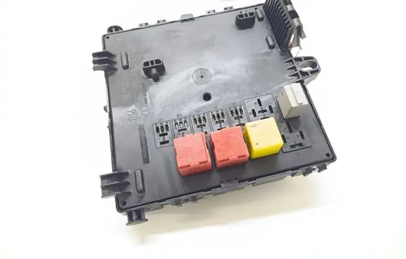 Opel Vectra C Fuse module 460023260 532155009 09228740