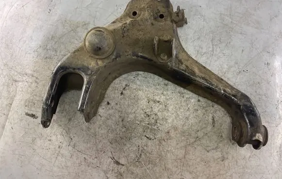 Mitsubishi Pajero Sport I Front lower control arm/wishbone