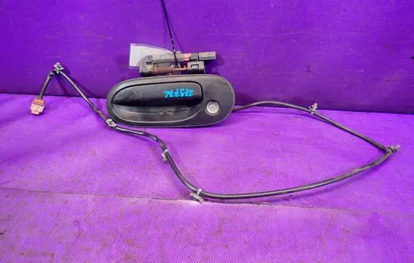 Nissan Almera Tino Front door exterior handle