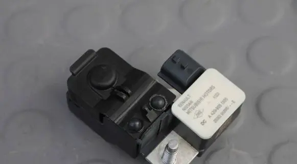 Nissan Qashqai J12 Battery relay fuse NISSAN250820499R 250820499R A4209051300
