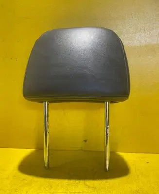 Nissan Juke I F15 Front seat headrest 