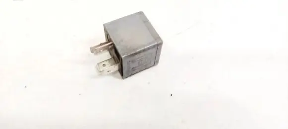 Volkswagen PASSAT B6 Other relay 141951253B V23134B52X227