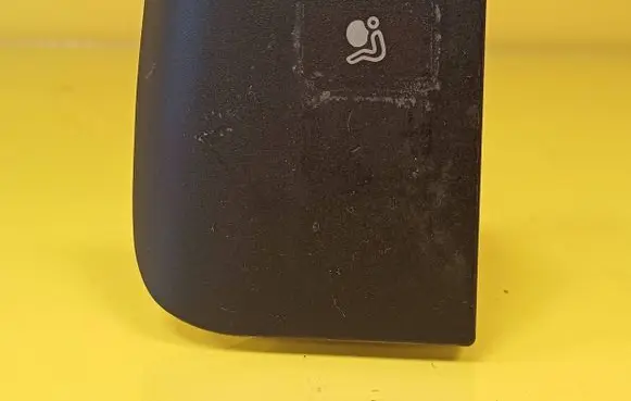 Passenger airbag on/off switch