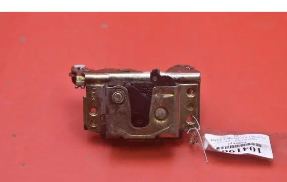 Chevrolet Kadett Rear door lock 90159255