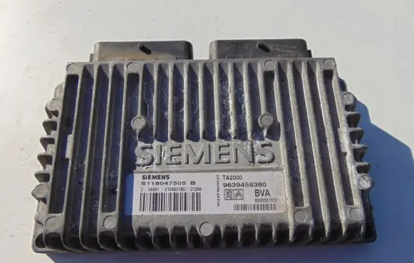Peugeot 607 Engine control unit/module 9645534380