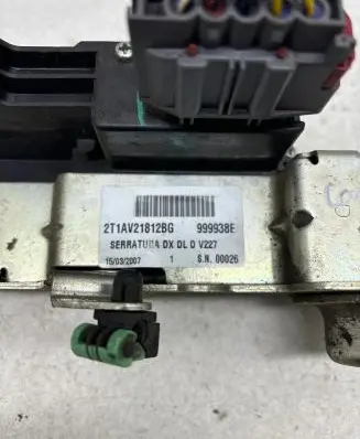 Ford Connect Front door lock 2T1AV21812BG 999938E 15032007