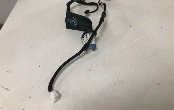 Mazda 3 III Front door wiring loom BHT667200