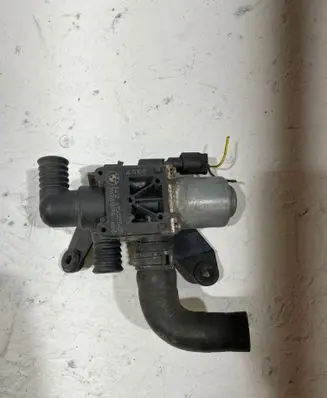 BMW X5 F15 Coolant heater control valve 6950257 1147412194