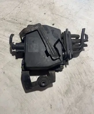 Volkswagen Golf V Central locking vacuum pump 1K0906279B
