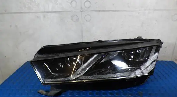 Skoda Octavia Mk4 Headlight/headlamp CART5E4941015A 5E4941015A 0301118233