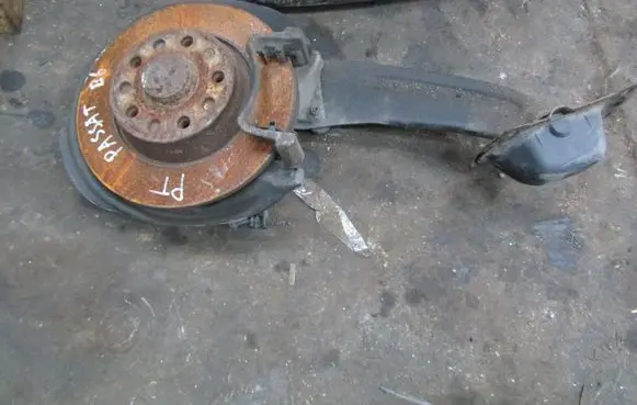 Volkswagen PASSAT B5.5 Rear suspension control arm 
