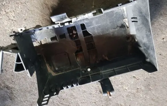 Opel Astra J Battery box tray 13308464