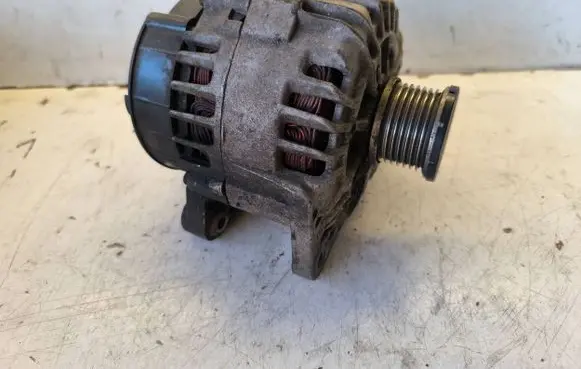Opel Vivaro Generator/alternator