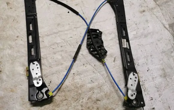 Volkswagen Sharan Front window lifting mechanism without motor 36174000J 7N0137461J