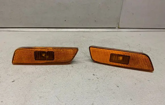 Volvo S80 Front fender indicator light 9190951 9190950