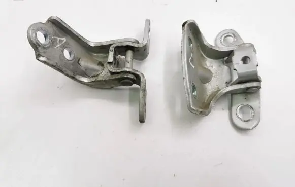 Rear door hinge set