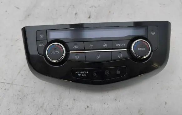 Nissan Qashqai Climate control unit 27500HV00A