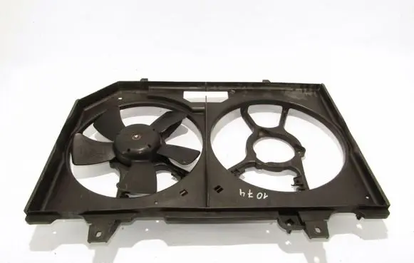Nissan X-Trail T30 Radiator cooling fan shroud