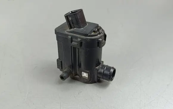 Hyundai Kona I Windscreen/windshield washer pump 985102J500