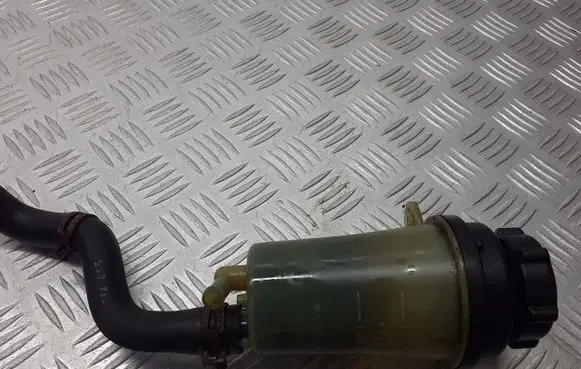 Ford Focus Power steering fluid tank/reservoir 4M51-3531-AD