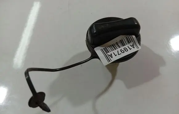 Nissan Micra Fuel tank filler cap 