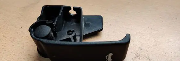 Chevrolet TrailBlazer Engine bonnet (hood) release handle