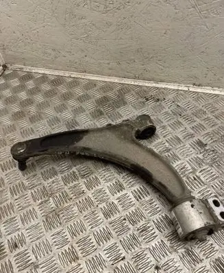Opel Insignia A Front lower control arm/wishbone 22792989