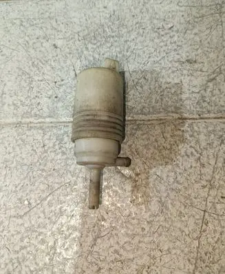 Volvo S40, V40 Windscreen/windshield washer pump 1H5955651