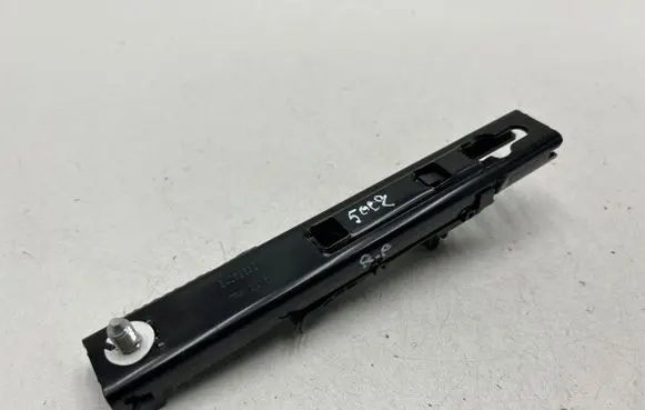 Peugeot 5008 Seat belt adjustment rail 34059892C 2275