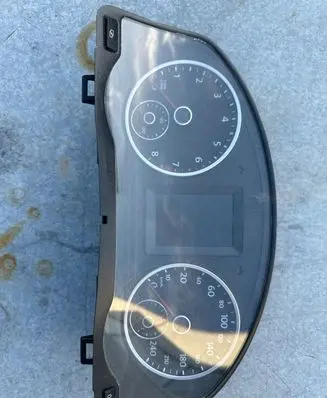 Volkswagen Tiguan Speedometer (instrument cluster) 5N0920871A 1073923499 VD104818