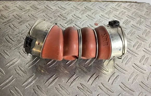 BMW 6 F06 Gran coupe Intercooler hose/pipe 7805401