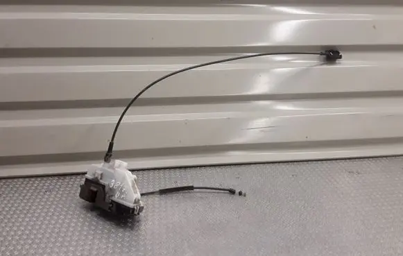 Renault Twingo II Front door lock 767632