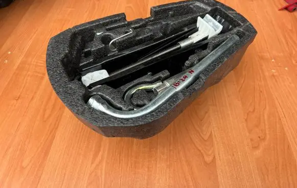 Seat Ibiza IV (6J,6P) Lift Jack 6R0011031B