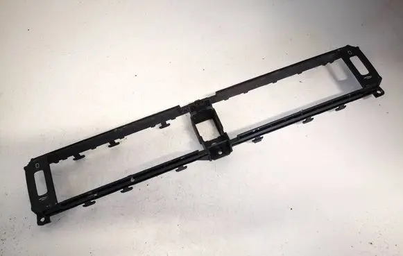 Volvo XC70 Dash center air vent grill 