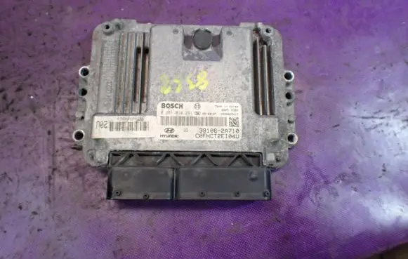 Hyundai i30 Engine control unit/module ECU 39106-2A710