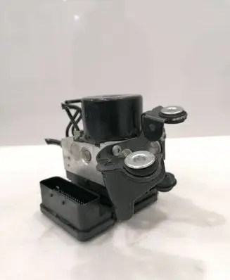 Volvo V70 ABS Pump 000404972E0 10092604193