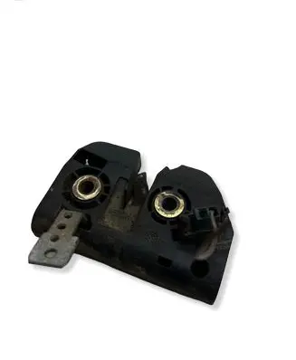 Volkswagen PASSAT B4 Tailgate/trunk/boot lock/catch/latch 3A9827505